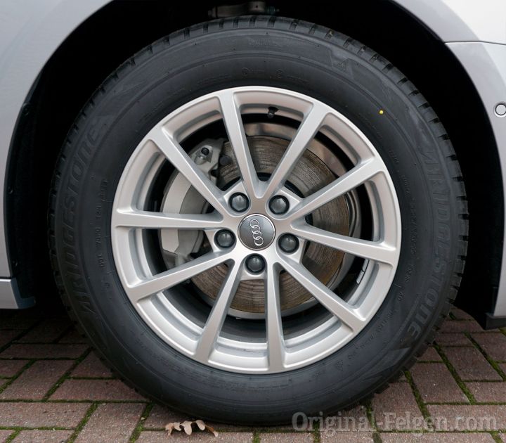 Audi Zubehörfelge 10-Speichen-Design silber