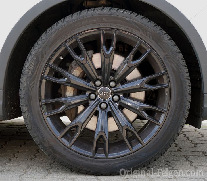 Audi Zubehörfelge 10-Arm-Talea-Design  schwarz glänzend