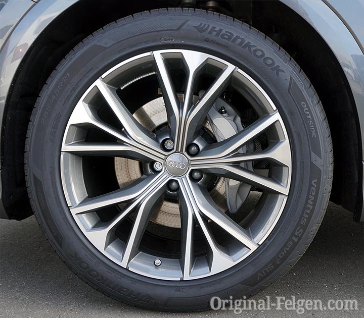 Audi Alufelge 5 V-förmige Speichen 