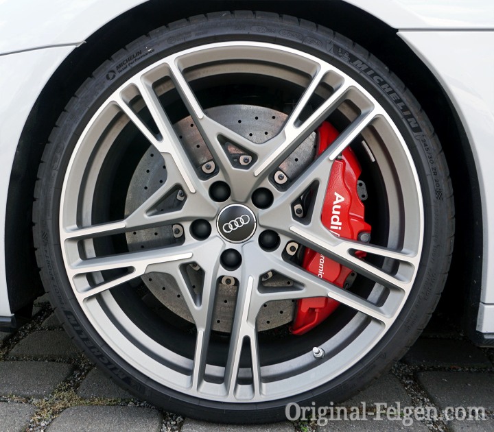 Audi Alufelge 5-Doppelspeichen-Dynamik-Design Titanoptik
