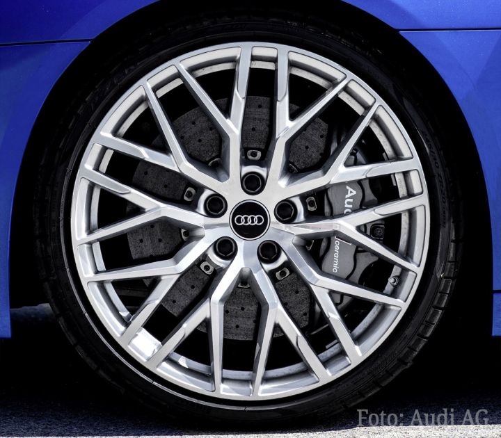 Audi Alufelge 10-Speichen-Y-Design