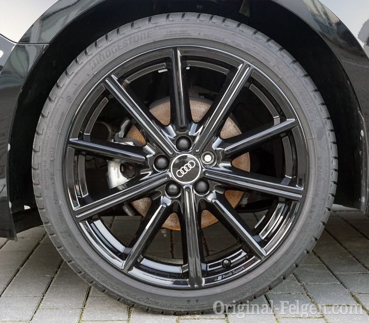 Audi Alufelge 10-Speichen-Stern-Design schwarz glänzend