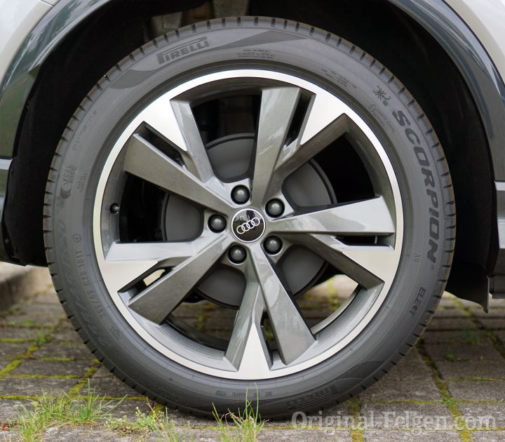 Audi Alufelge 5-Y-Speichen graphitgrau glanzgedreht