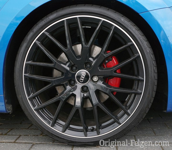 Audi Alufelge 10 Y Speichen schwarz glanzgedreht
