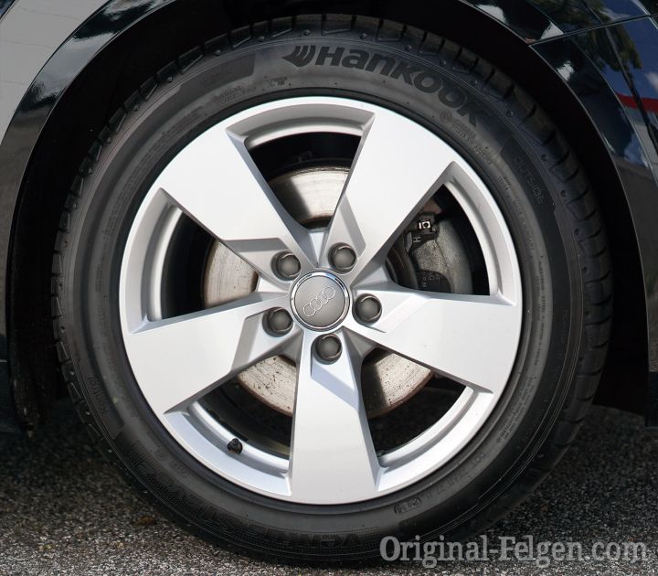 Audi Alufelge 5 V-Speichen silber