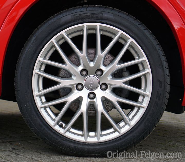 Audi Alufelge 10-Y-Speichen Design silber