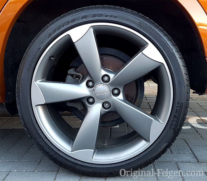 Audi exclusive 5-Arm-Rotor-Design titan-grau/poliert
