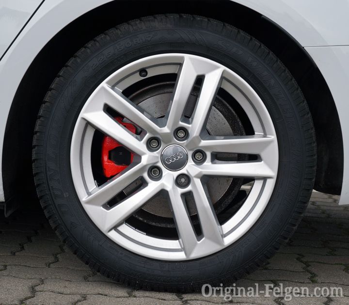 Audi Zubehörfelge im 5 Doppelspeichen Design silber