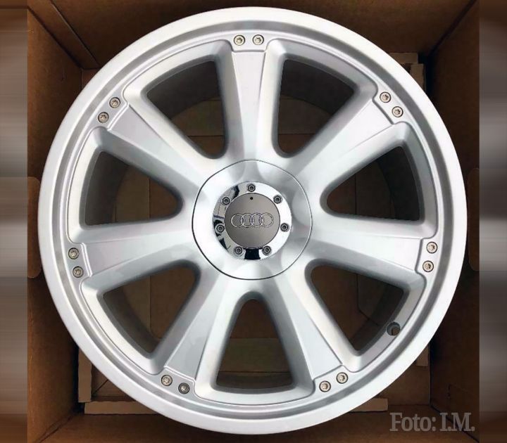 Audi Original Zubehör Alufelge 7-Speichen Design