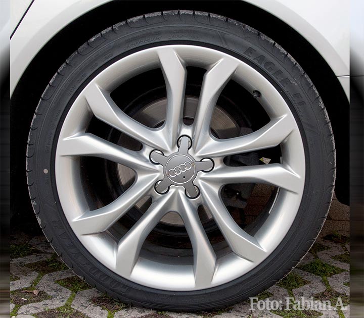 Audi Alufelge 5-Y-Arm Design silber