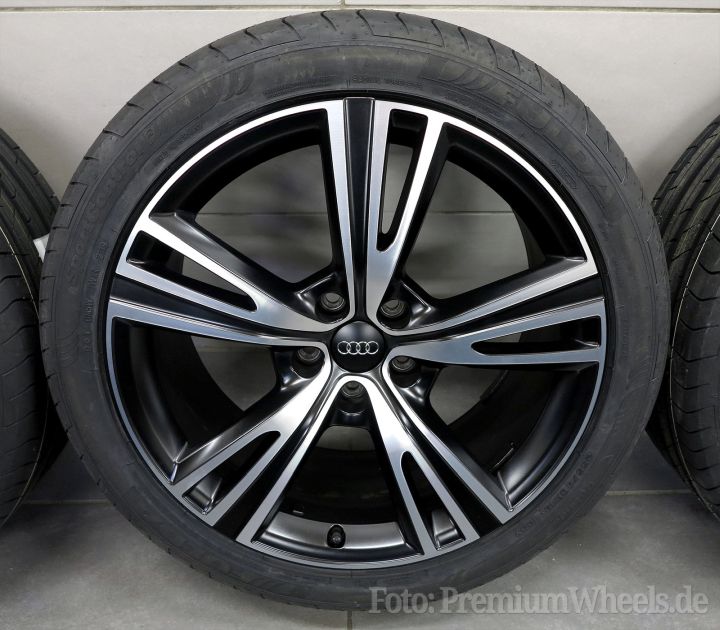 Audi Zubehörfelge 5-Semi-V-Speichen-Design schwarz matt glanzgedreht