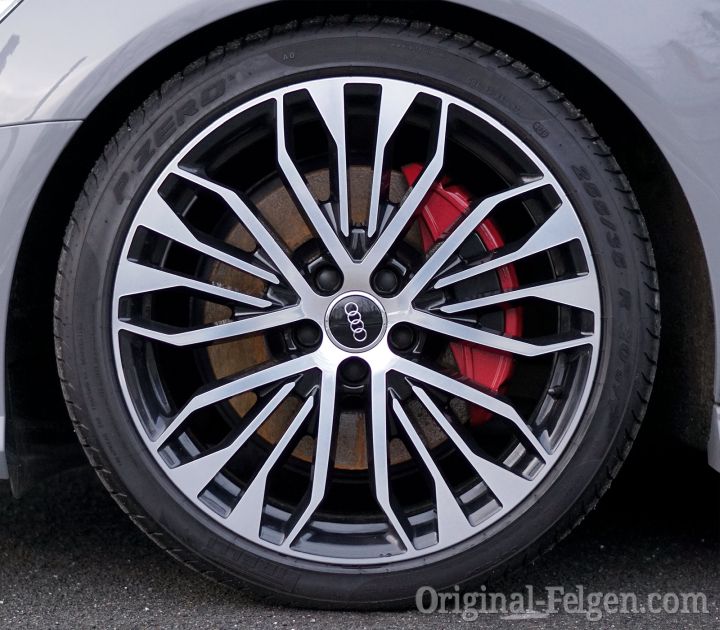 Audi Alufelge 5-Arm-Stern-Design schwarz glanzgedreht