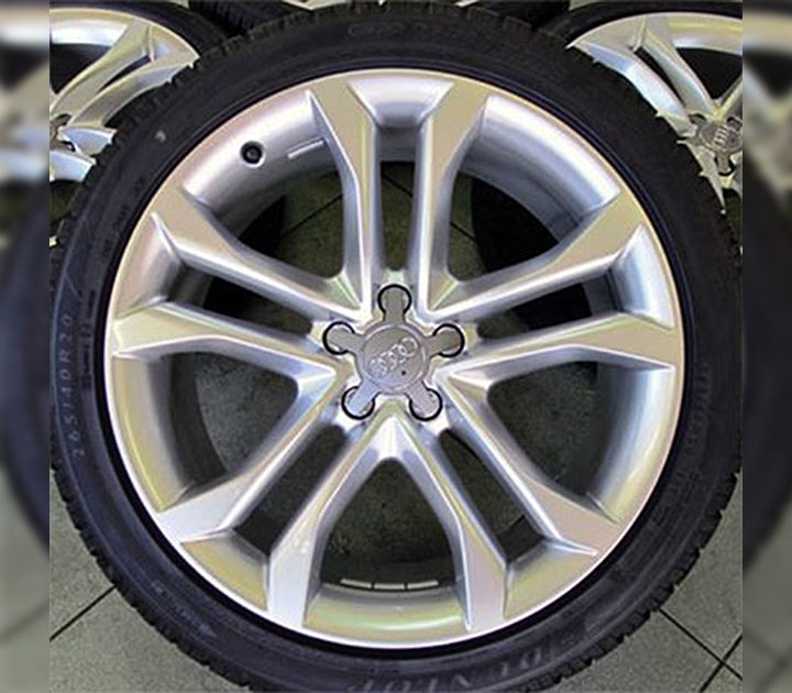 Audi Alufelge 5-T-Speichen Design silber