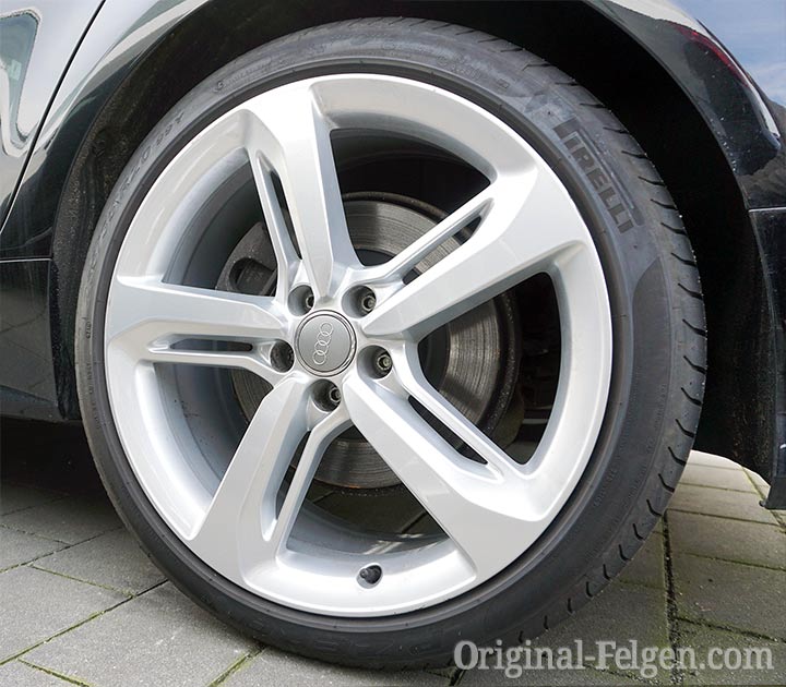 Audi Alufelge 5-Speichen-Rotor Design silber