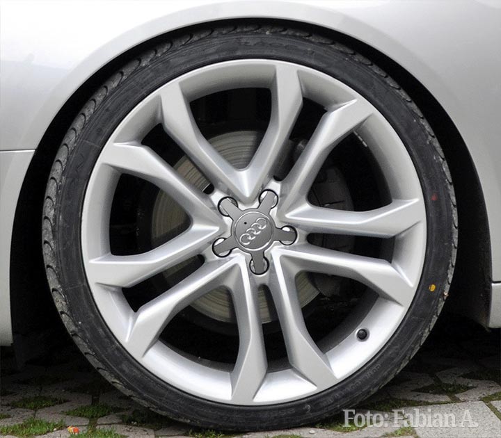 Audi Alufelge 5-Doppelspeichen Design
