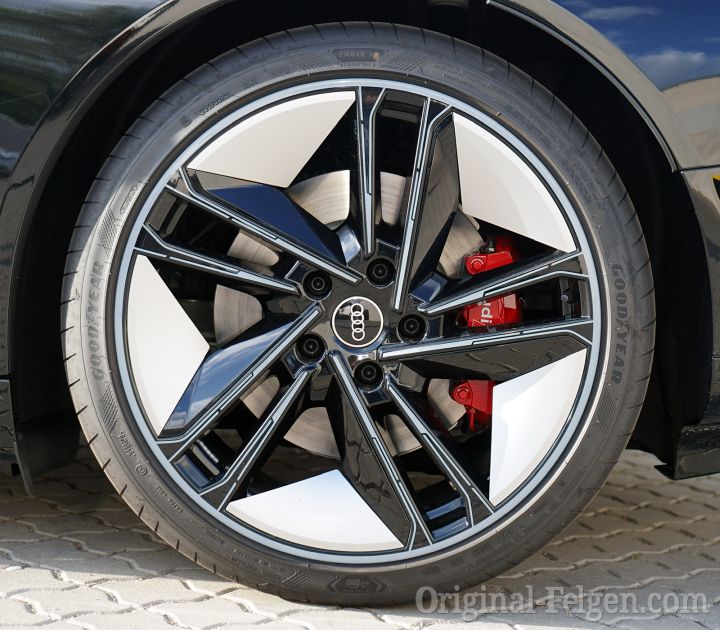 Audi Alufelge 5-Doppelspeichen-Konkavmodul schwarz mit Grafikdruck