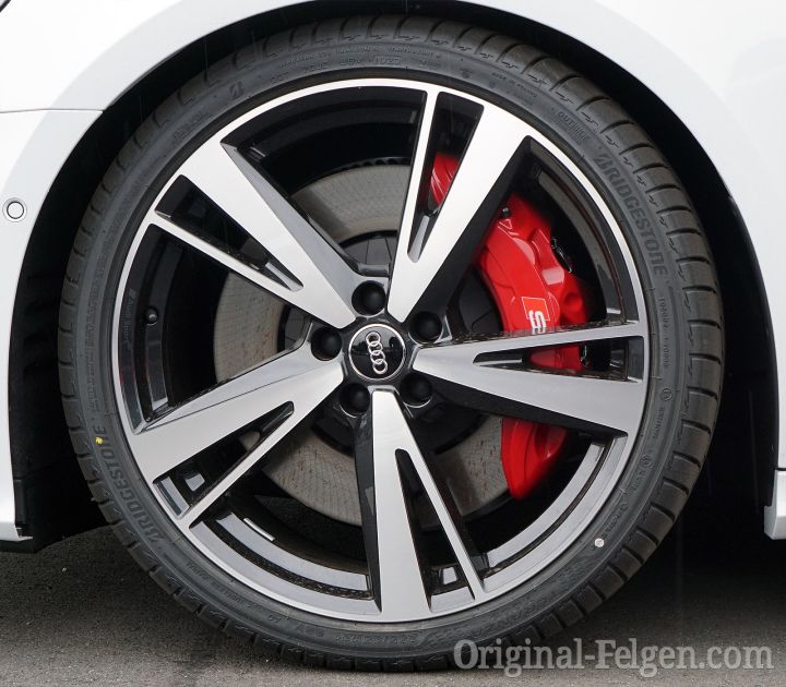 Audi Alufelge 5-Arm-Blade anthrazitschwarz glanzgedreht
