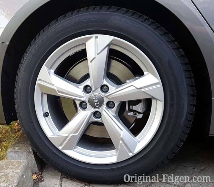 Audi Alufelge 5-Arm-Design silber