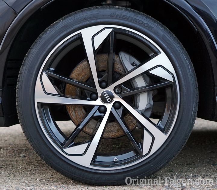 Audi Alufelge 5-Arm-Trapezoid-Design schwarz glänzend glanzgedreht