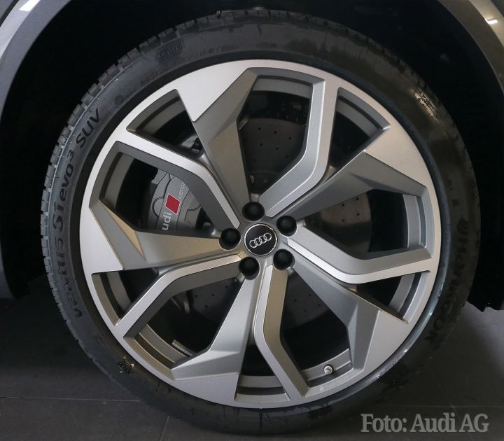 Audi Alufelge 5-Y-Speichen-Rotor titangrau matt glanzgedreht