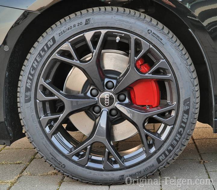 Audi Sport Alufelge 5-Arm-Peak schwarz metallic