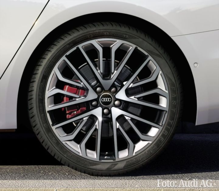 Audi Sport Alufelge Vielspeichen-S schwarz metallic neodymgold matt glanzgedreht