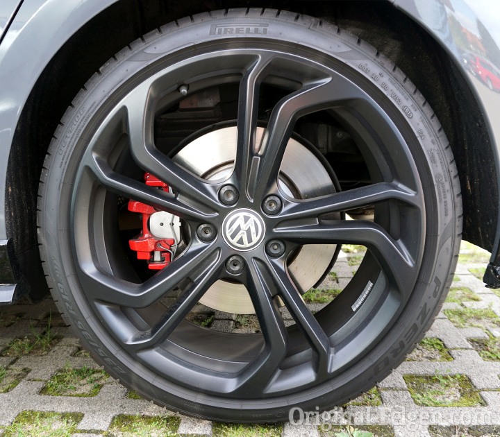 VW Alufelge Reifnitz schwarz matt