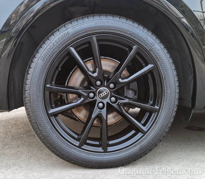 Audi Zubehörfelge 10-Speichen-Vox-Design schwarz