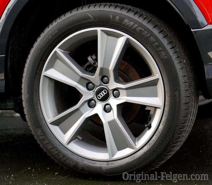 Audi Alufelge 5-Arm Design grau glanzgedreht