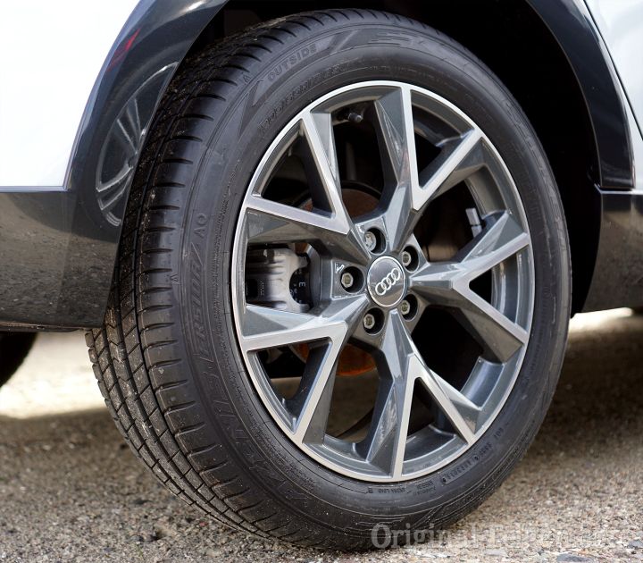 Audi Alufelge 5-Y-Speichen-Design kontrastgrau teilpoliert