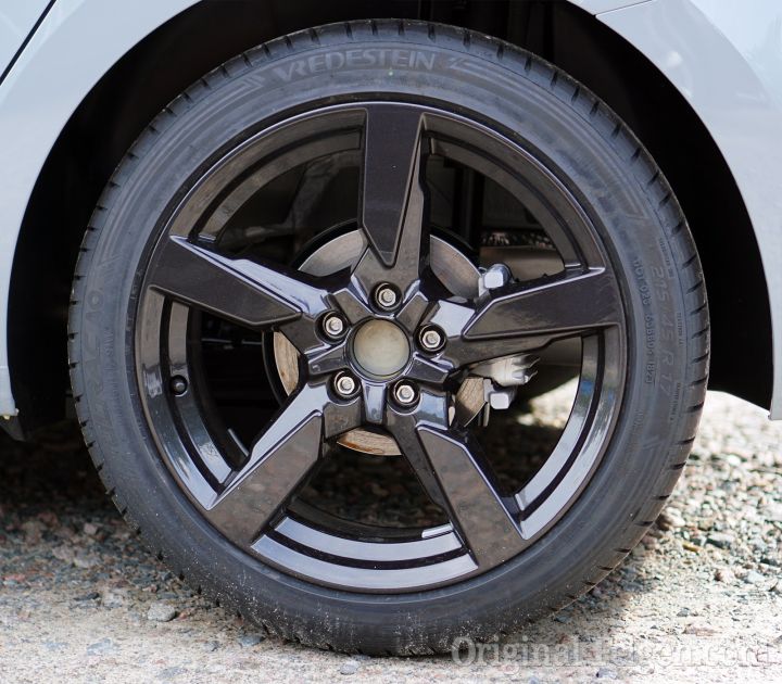 Audi Sport Alufelge 5-Speichen Polygon Design schwarz metallic