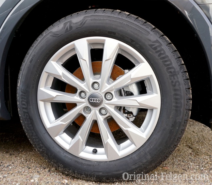 Audi Alufelge 5-Doppelspeichen Design silber