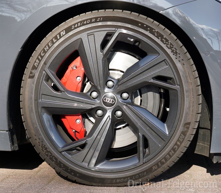 Audi Sport Alufelge 5-Arm-Dynamik schwarz metallic