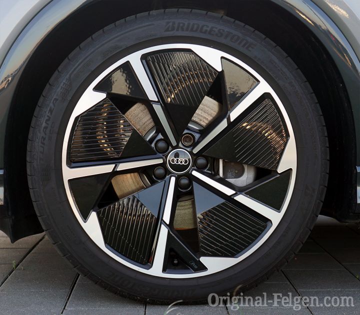 Audi Alufelge 5-Arm-Rotor-Aero schwarz glanzgedreht
