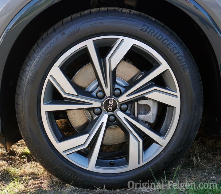 Audi Alufelge 5-V-Speichen graphitgrau glanzgedreht