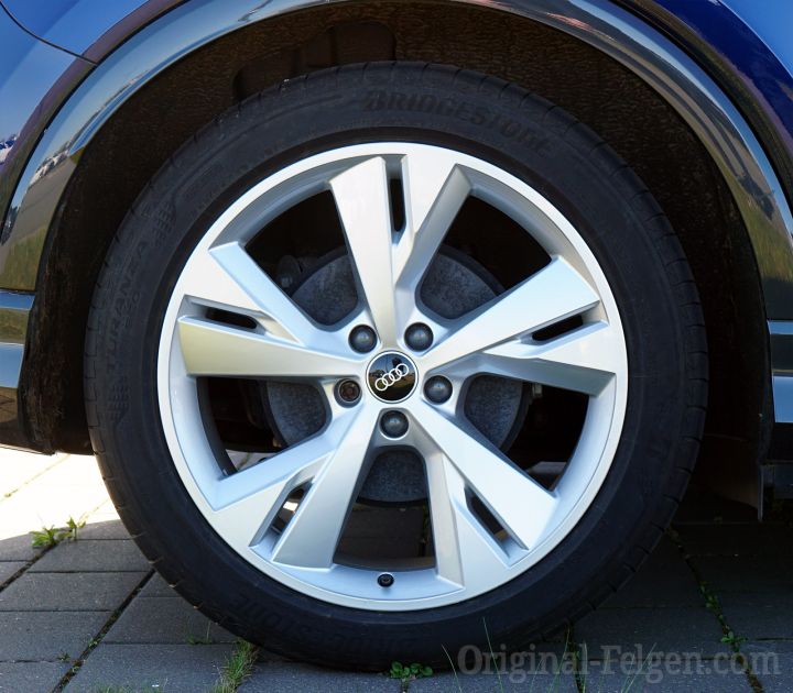 Audi Alufelge 5-Y-Speichen silber