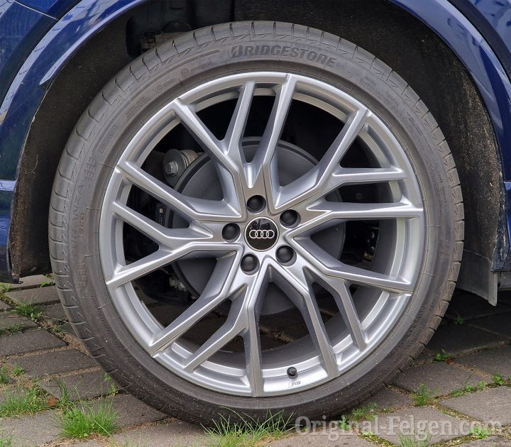 Audi Alufelge 5-W-Speichen-Stern platingrau