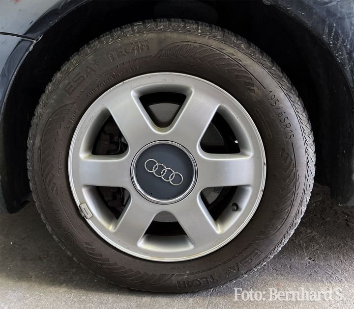 Audi Alufelge 6-Speichen Design