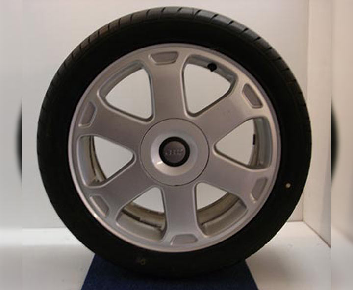 Audi Alufelge 6-Speichen Design
