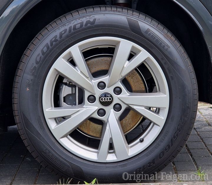 Audi Alufelge 5-Arm-Twist silber