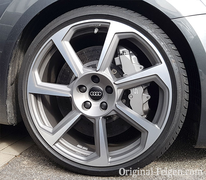 Audi Alufelge 7-Speichen-Rotor-Design Titanoptik matt, glanzgedreht