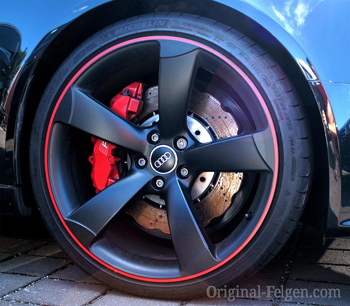 Audi exclusive 5-Arm-Rotor-Design schwarz/rot