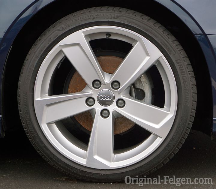 Audi Alufelge 5-Arm Rotordesign silber