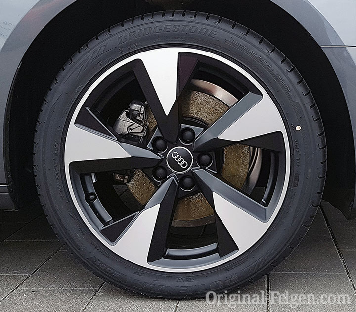 Audi Alufelge 5-Arm schwarz glanz