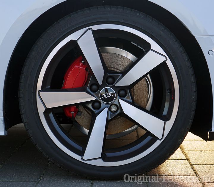 Audi Alufelge 5-Arm-Cutter anthrazitschwarz glanzgedreht