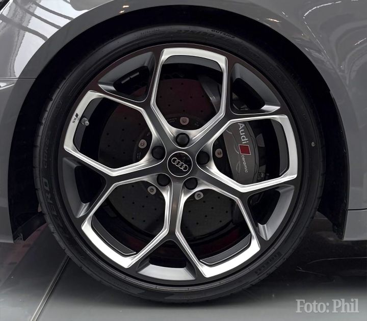 Audi Alufelge 5-Y-Speichen-Rotor dunkelgrau matt glanzgedreht