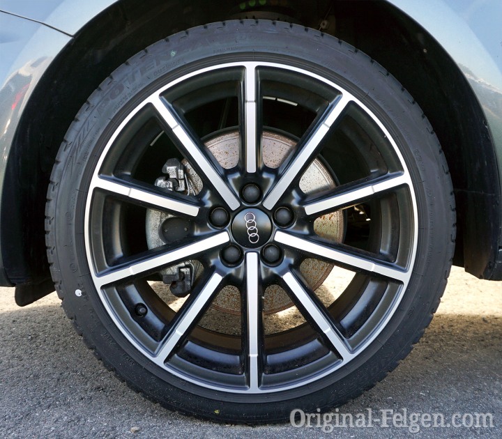 Audi Alufelge 10 Speichen Design schwarz glanzgedreht